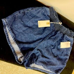 NWT Good American shorts